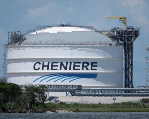 Cheniere signs $4.69 billion deal with Bechtel to expand LNG export capacity