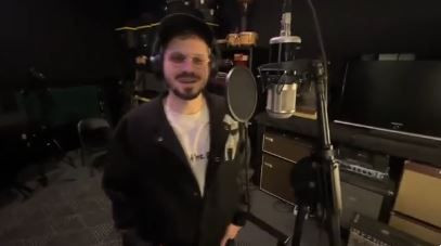 Rapper Frak blends hip-hop, comedy and Jewish culture