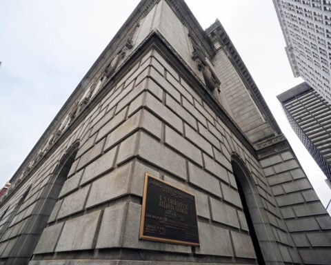 Federal judge had sex in chambers with police officer and lied about it, investigation found