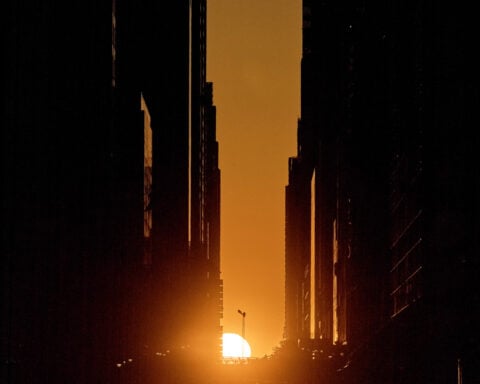 What to know about Manhattanhenge, NYC's sunset spectacle