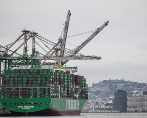 US goods trade deficit narrows in April on strong exports