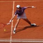Marta Kostyuk extends clay winning streak to 15 matches to reach fourth round at French Open