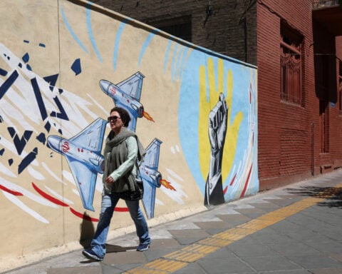 Trump to decide imminently on Iran deal, says Hormuz Strait must open