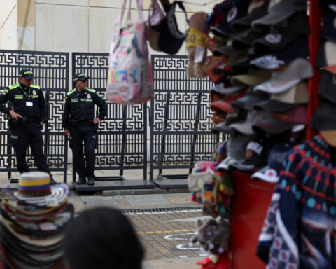 Colombians head to the polls with peace efforts, economy on agenda