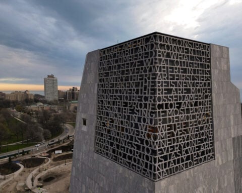 In a city with an iconic skyline, the Obama presidential museum aims to reshape Chicago architecture
