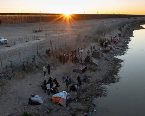 Court clears way for Texas to enforce migrant arrest law