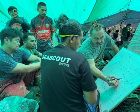 Laos cave rescue ends unexpectedly after villagers free themselves