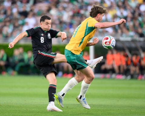 Vázquez’s first-half header lifts Mexico past Australia 1-0 in a World Cup warm-up