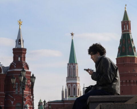 Putin orders PM and FSB security service to ensure key services during mobile Internet shutdowns