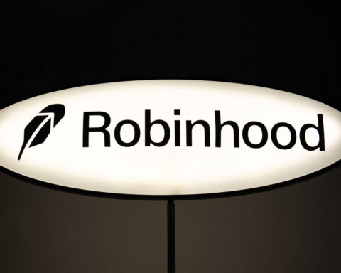Supreme Court seeks Trump administration views on Robinhood IPO dispute