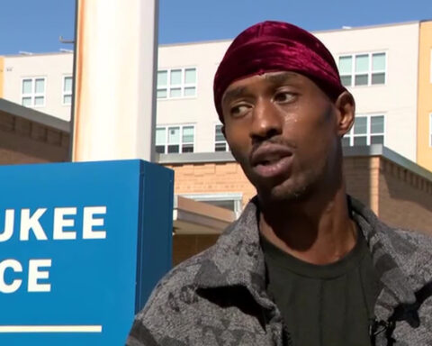 Gubernatorial candidate admits to stealing campaign signs