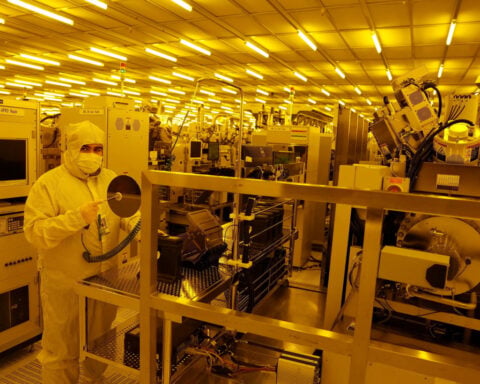 Seagate reaches $175 million settlement of shareholder claims it concealed sales to China's Huawei