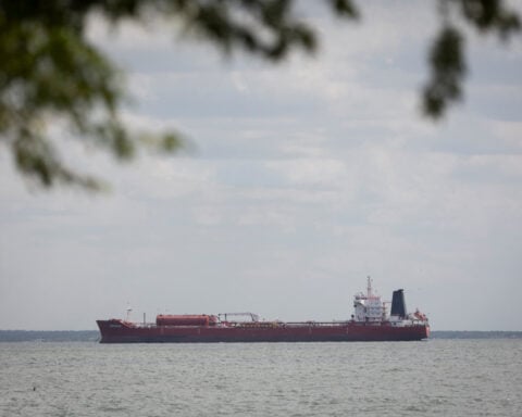 Venezuela's oil exports rose to 1.25 million bpd in May, shipping data shows