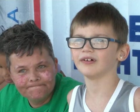 Boy's lemonade stand helps veteran recover from surgery