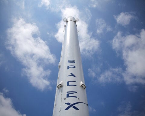 SpaceX sets aside 5% of IPO shares for selected buyers, waives lock-up