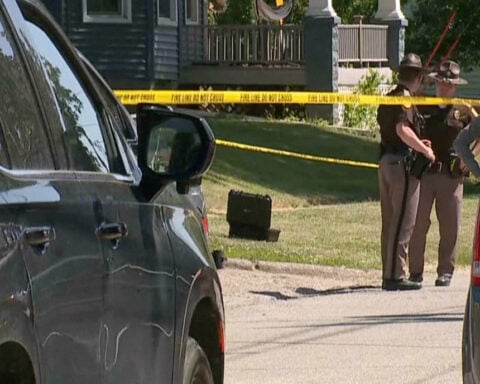Police investigate Iowa man suspected of killing 6 of his relatives and then himself