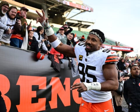 Garrett moves on after 9 seasons in Cleveland, the Browns' problems though still remain