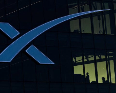 SpaceX targets $1.75 trillion valuation in all-primary IPO next week, sources say