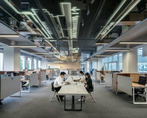 Hybrid work is not always the golden compromise employees expect – even as more companies implement it
