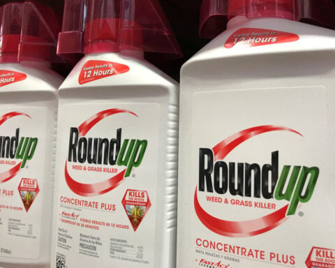 Bayer says no plans to restructure despite litigation threat