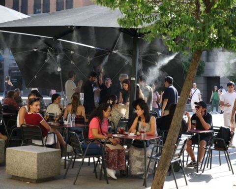 Spanish service sector stabilises in May as sales return to growth, PMI shows