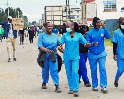 US equipment, experts arrive at Kenya Ebola facility despite court order, protests
