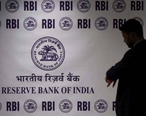 Foreign investors pivot to short India debt ahead of policy turn
