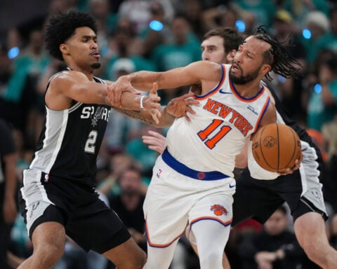 Captain Clutch: Jalen Brunson comes up with late-game heroics, Knicks top Spurs in Game 1 of finals