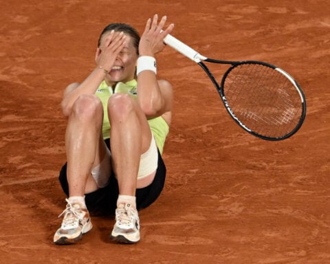 Sipping tea fuels Polish qualifier Chwalinska's run to French Open final against teenager Andreeva