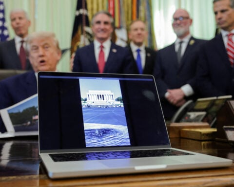Trump says a promenade is being built onto Lincoln Memorial