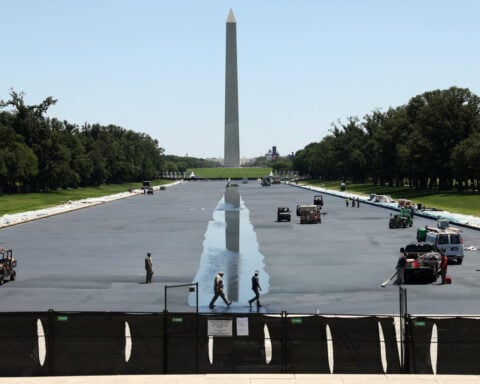 Trump says a promenade is being built onto Lincoln Memorial