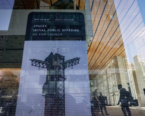 China and Hong Kong users unable to access SpaceX website, IPO documents