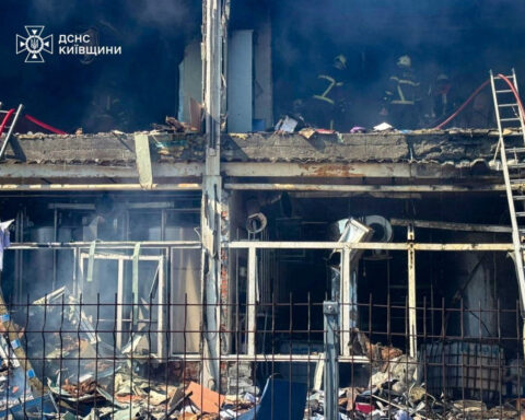 Russian drone attack kills four in Ukraine's Kyiv region, officials say