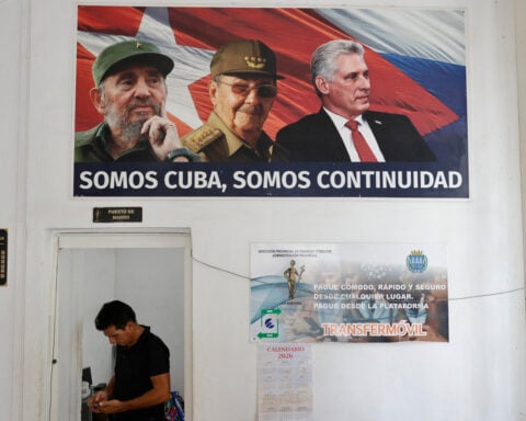 Cuba's Raul Castro, wanted by US, appears at event in Havana