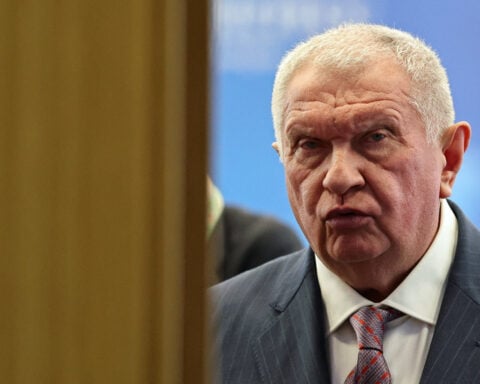 Russia's Sechin says US companies benefit from Strait of Hormuz closure