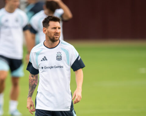 Messi sits out Argentina’s friendly against Honduras while managing muscle fatigue, hamstring strain