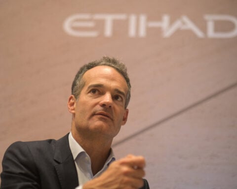 Etihad Airways orders widebody planes, sees return to pre-war capacity in June