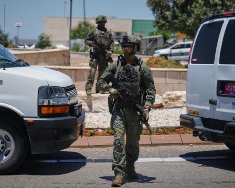 One killed, several wounded in suspected terror attack in central Israel