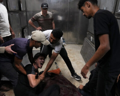 Arab attacker opens fire in central Israel, killing 1 and wounding 5
