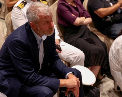 Ukraine's Zelenskiy says Russian magnate Abramovich came to Kyiv with offer of help