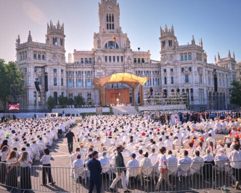 Pope Leo XIV draws 1.2 million to Mass and challenges Europe to acknowledge its Christian roots