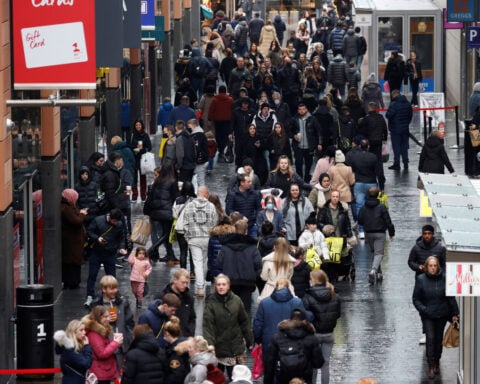 UK pay settlements hold at 3.5% for second month, IDR survey shows