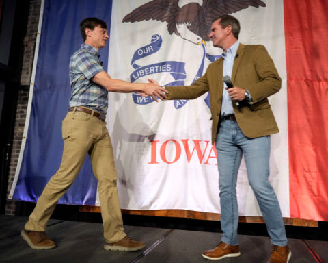 Rob Sand rallies with Kentucky Gov. Andy Beshear as Democrats aim to flip Iowa governor seat