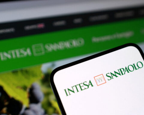 Intesa launches $35 billion Monte dei Paschi bid to redraw Italy's financial map