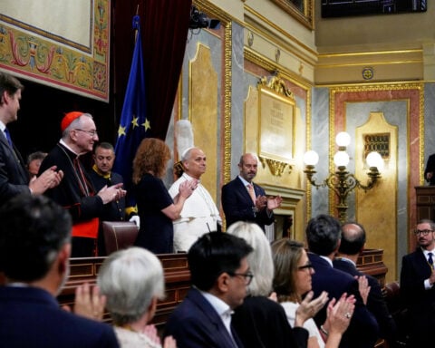 In first papal speech to Spanish parliament, pope demands respect for migrants and international law