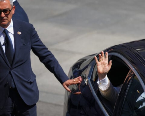 In first papal speech to Spanish parliament, pope demands respect for migrants