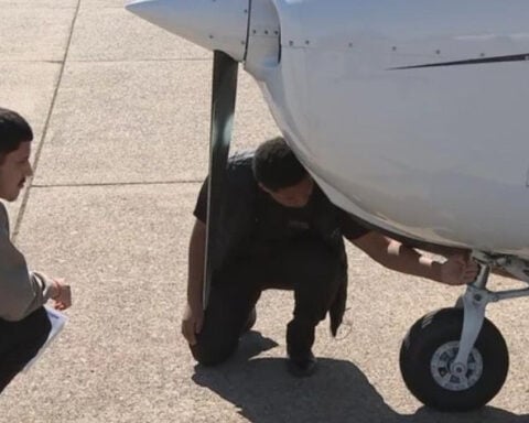 Young Philadelphia pilot returns to Tailwinds Academy to inspire the next generation