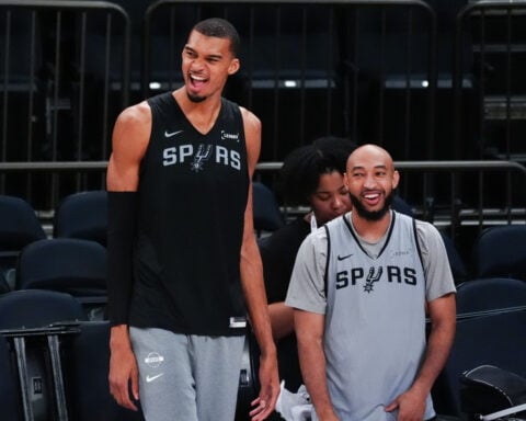 The Knicks try to move to the brink of a title in Game 3 of the NBA Finals against the Spurs