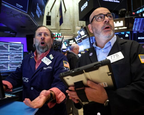 S&P 500, Nasdaq rise as tech, chipmakers rebound