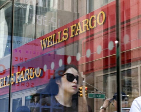 Wells Fargo CFO signals 'step up' in interest income in second quarter